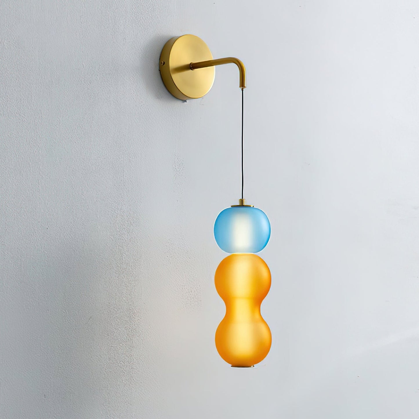 Lampe Murale Chic en Laque Doré avec Fleur Délicates Beige - Foivo