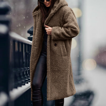 Veste longue en fausse fourrure douce et élégante
