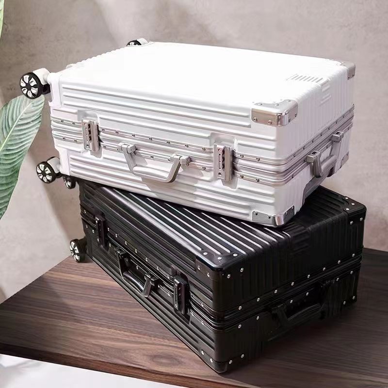 Valise à roulettes multidirectionnelle unisexe robuste et fonctionnelle 2