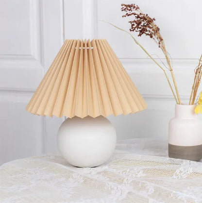 Lampe de Table Élégante aux Ombres Plissées - Éclairage de Chevet Rétro Charmant