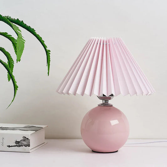 Lampe de Table Élégante aux Ombres Plissées - Éclairage de Chevet Rétro Charmant - BlxckFR