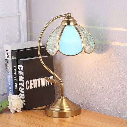 Lampe de Table en Verre Délicat | Chic et Raffinée