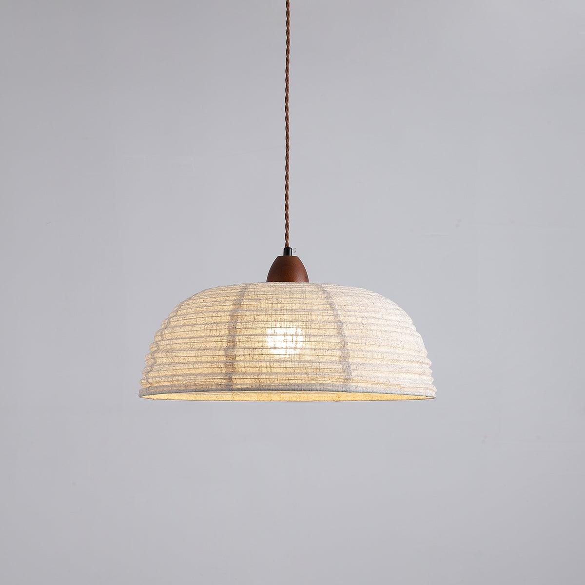 Lampe suspendue en bois et lin, élégante et chaleureuse