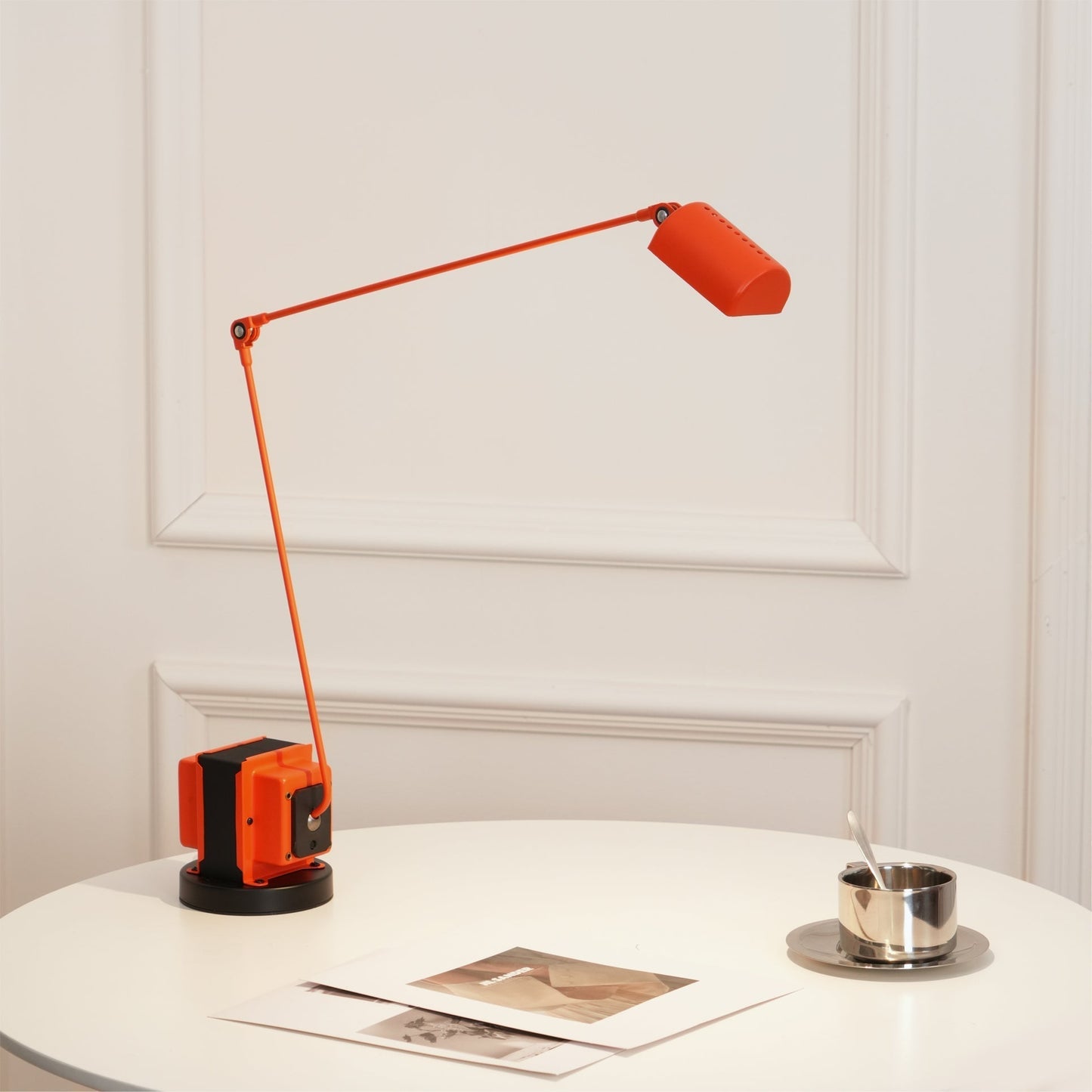 Lampe de Table Design et Fonctionnelle