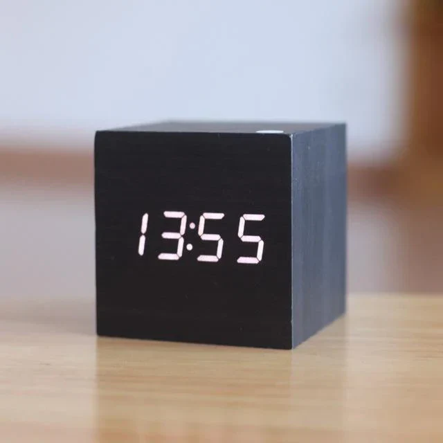 Horloge Design Bois Élégante