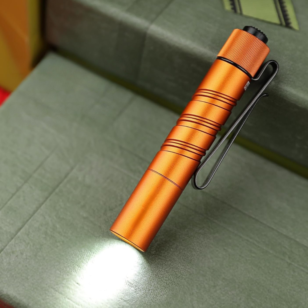 Lampe de Chasse Torche LED Compacte