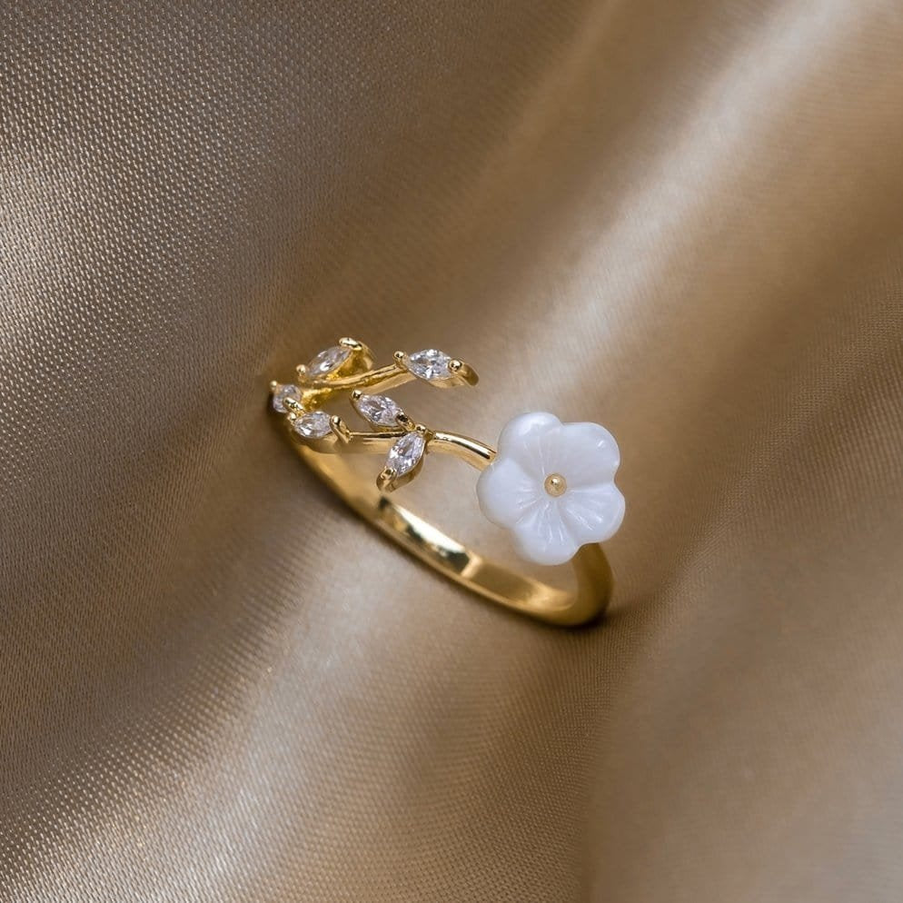 Bague Florale Nacre Doré Adjustable - Foivo