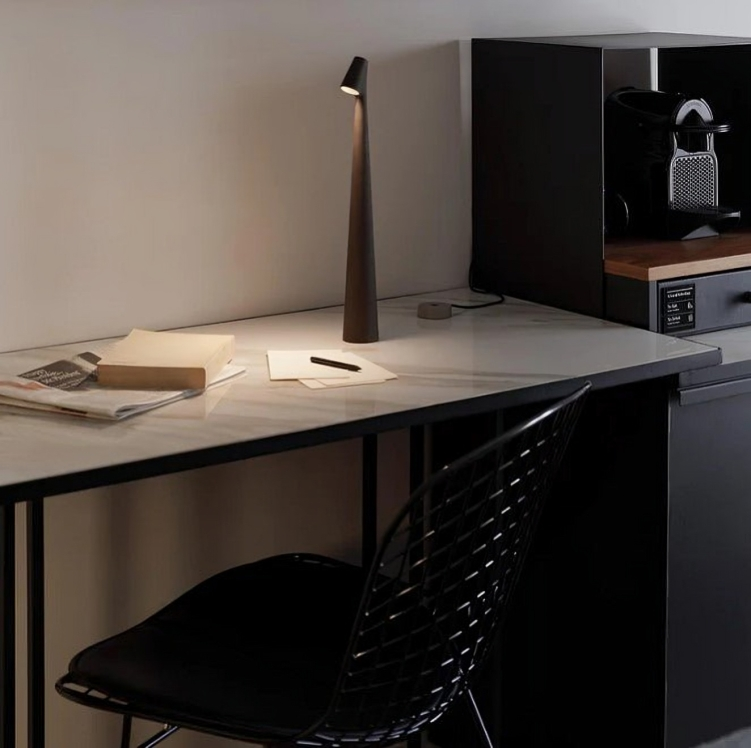 Lampe de Bureau LED Compacte Réchargeable - BlxckFR