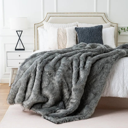 Plaid en Fausse Fourrure Chic | Chaleur et Raffinement pour Maison