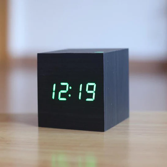 Horloge Numérique Bois Écran LED
