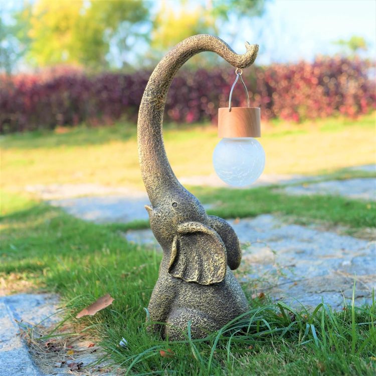Wild Eye lampe éléphant ambiance jardin